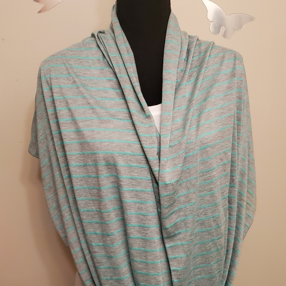 4/$30🌟Charming Charlie Infinity Scarf - Picture 2 of 5